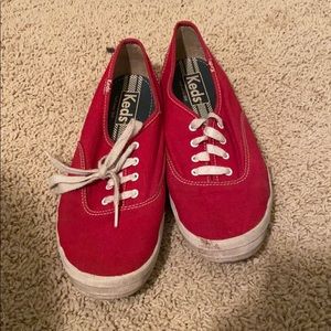 KEDS red sneaker
